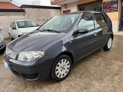 Usata Fiat Punto Active 59 CV (43 kW) 2009 Marrone Berlina