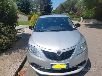 Usata Lancia Ypsilon Gold 69 CV (50 kW) 2016 Utilitaria
