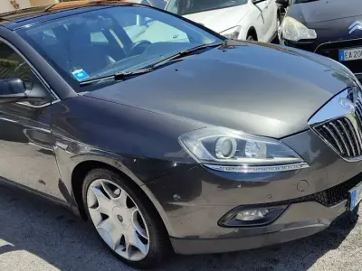 Usata Lancia Delta 165 CV (121 kW) 2010 Grigio Utilitaria