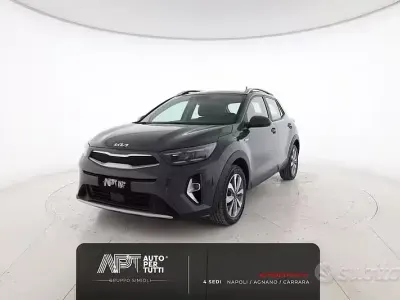 Usata Kia Stonic Style 84 CV (61 kW) 2023 Grigio SUV