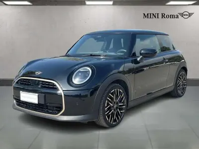 Usata Mini Cooper Favoured 156 CV (114 kW) 2024 Midnight black ii Utilitaria