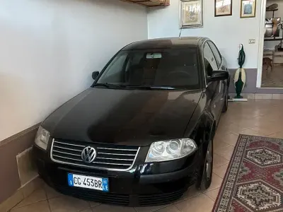 Usata VW Passat 130 CV (95 kW) 2002 Nero Berlina