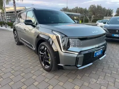Käytetty Kia EV9 GT 124 kW (169 HP) 2026 Harmaa Katumaasturi
