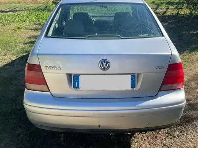 Usata VW Bora 101 CV (74 kW) 2005 Berlina
