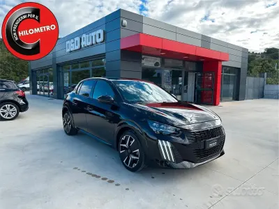 Usata Peugeot 208 GT 101 CV (74 kW) 2024 Nero Utilitaria