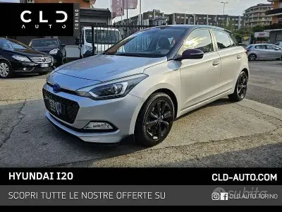 Usata Hyundai i20 Style 75 CV (55 kW) 2015 Grigio Berlina
