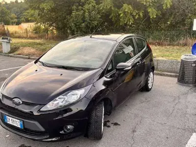 Usata Ford Fiesta 94 CV (69 kW) 2009 Nero Berlina