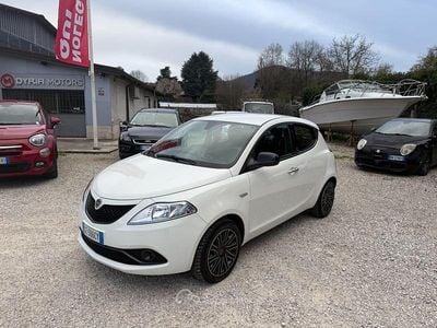 Usata Lancia Ypsilon Gold 69 CV (50 kW) 2021 Bianco Utilitaria