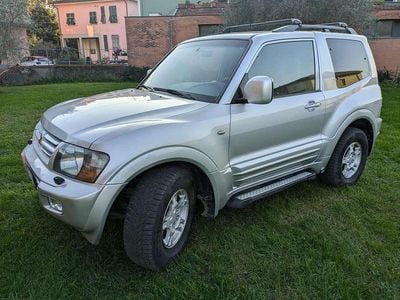 Usata Mitsubishi Pajero 165 CV (121 kW) 2000 Argento SUV