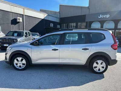 Usata Dacia Jogger Essentiel 101 CV (74 kW) 2022 Grigio argento Monovolume