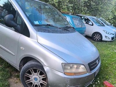 Usata Fiat Multipla 120 CV (88 kW) 2005 Grigio Monovolume