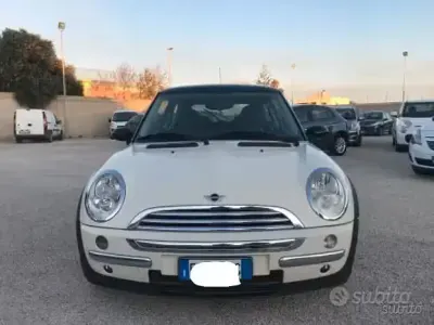 Usata Mini Cooper 75 CV (55 kW) 2004 Utilitaria