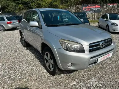 Begagnad Toyota RAV4 Luxury 177 HK (130 kW) 2006 Grå SUV