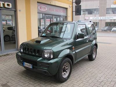 Usata Suzuki Jimny 86 CV (63 kW) 2010 Verde SUV