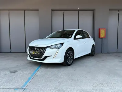 Usata Peugeot 208 Active 102 CV (75 kW) 2020 Bianco Utilitaria