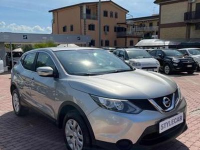 Usata Nissan Qashqai 360º 116 CV (85 kW) 2015 Grigio metallizzato SUV