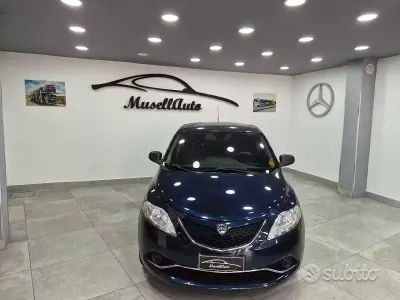Usata Lancia Ypsilon 69 CV (50 kW) 2017 Blu Utilitaria