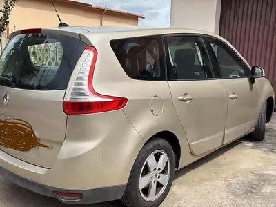 Usata Renault Scénic III 110 CV (80 kW) 2010 Monovolume