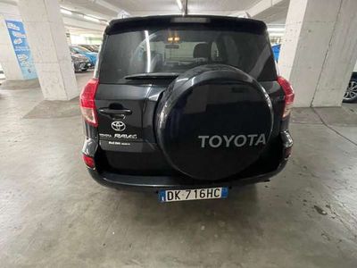 usata Toyota RAV4 RAV 42.2 d-4d Luxury 136cv