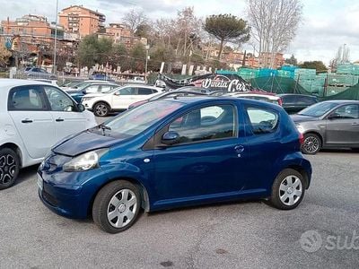 Usata Toyota Aygo Sol 67 CV (49 kW) 2007 Blu Utilitaria