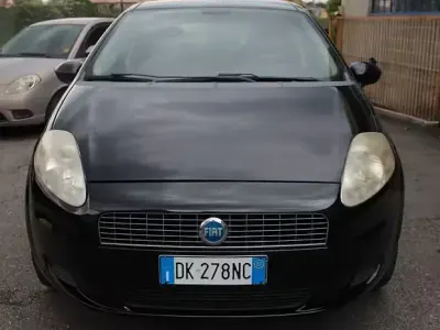 Usata Fiat Grande Punto Active 65 CV (47 kW) 2007 Nero Utilitaria