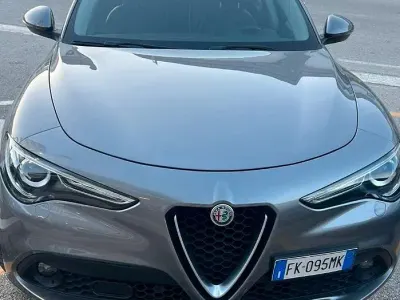 Usata Alfa Romeo Stelvio 210 CV (154 kW) 2017 Grigio SUV