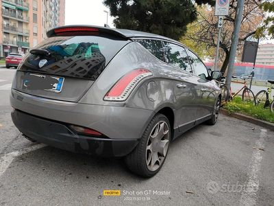 Usata Lancia Delta 140 CV (102 kW) 2011 Grigio Utilitaria