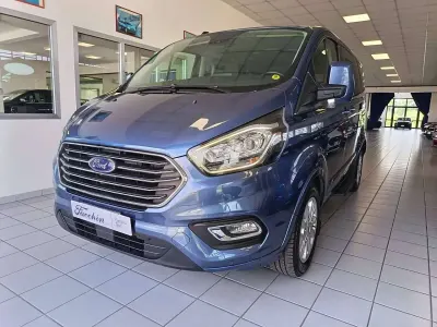 Usata Ford Tourneo Titanium 185 CV (136 kW) 2021 Chrome blue Furgone