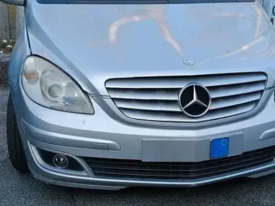 Usata Mercedes B180 109 CV (80 kW) 2007 Grigio Monovolume