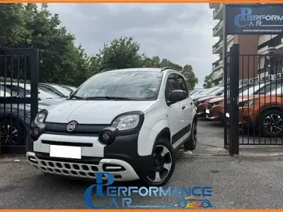 Usata Fiat Panda Cross Cross 69 CV (50 kW) 2020 Grigio moda pastello Utilitaria