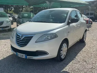 Usata Lancia Ypsilon 95 CV (69 kW) 2011 Bianco Utilitaria