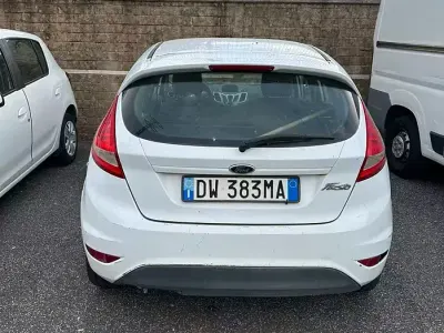 Usata Ford Fiesta Titanium 92 CV (67 kW) 2009 Bianco Berlina