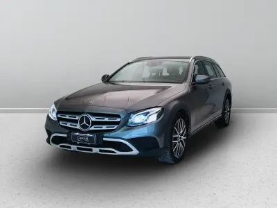 Usata Mercedes E220 Premium 194 CV (142 kW) 2019 Grigio Station wagon