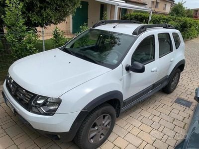 Usata Dacia Duster Black Shadow 114 CV (83 kW) 2016 Bianco SUV
