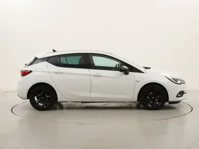 Usata Opel Astra Ultimate 145 CV (106 kW) 2021 Biancobianco Berlina