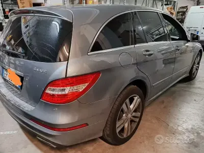 Usata Mercedes R350 272 CV (200 kW) 2013 Grigio Monovolume