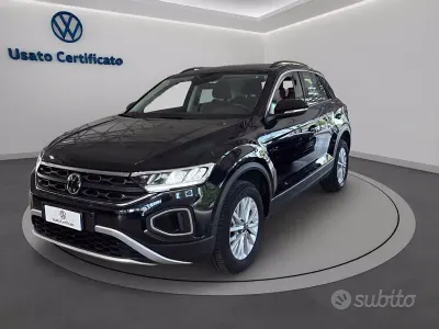 Usata VW T-Roc Life 150 CV (110 kW) 2023 Nero perla SUV