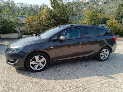 Usata Opel Astra 110 CV (80 kW) 2013 Grigio Station wagon