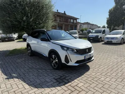 Usata Peugeot 3008 181 CV (133 kW) 2021 Bianco perla SUV