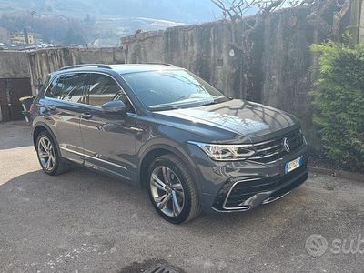 Usata VW Tiguan R-line 150 CV (110 kW) 2021 Grigio SUV