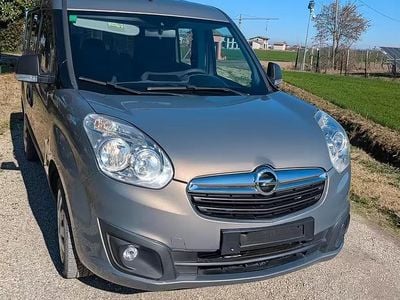 Usata Opel Combo 120 CV (88 kW) 2016 Monovolume