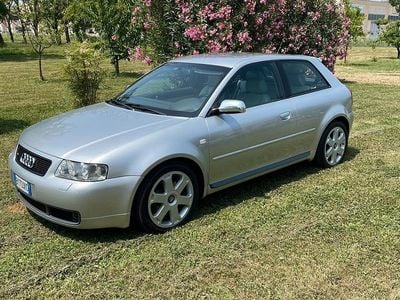 Usata Audi S3 225 CV (165 kW) 2002 Grigio Utilitaria