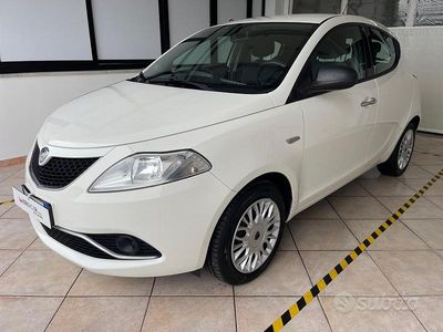 Usata Lancia Ypsilon Gold 69 CV (50 kW) 2017 Bianco Utilitaria