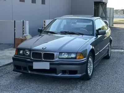 Usata BMW 318 140 CV (102 kW) 1992 Grigio Coupé