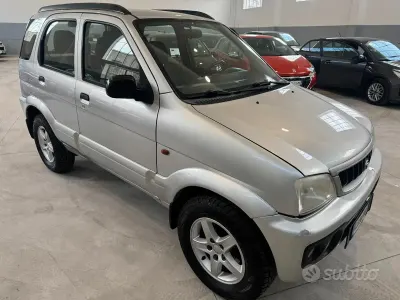 Usata Daihatsu Terios 86 CV (63 kW) 2003 Grigio SUV