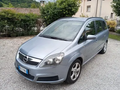 Usata Opel Zafira 120 CV (88 kW) 2006 Grigio Monovolume