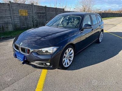 Usata BMW 318 Comfort Edition 150 CV (110 kW) 2016 Blu Station wagon