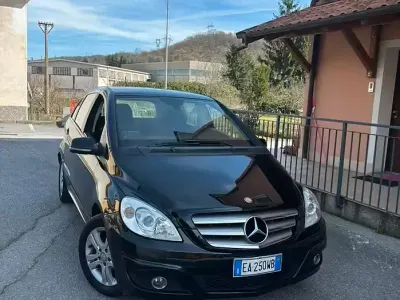 Usata Mercedes B180 2010 Nero Monovolume