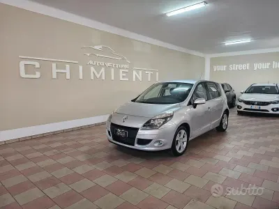 Usata Renault Scénic III Luxe 110 CV (80 kW) 2010 Grigio Monovolume
