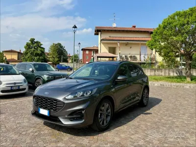 Begagnad Ford Kuga ST-Line 120 HK (88 kW) 2022 Grå SUV